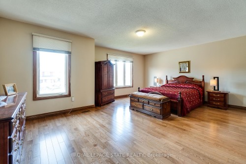 137 National Drive, Hamilton, ON - Indoor Photo Showing Bedroom