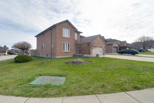 137 National Drive, Hamilton, ON - Outdoor