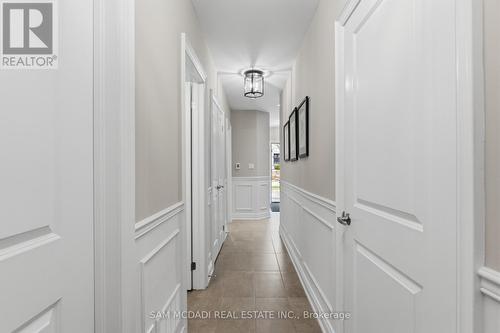 2029 Queensborough Gate, Mississauga, ON - Indoor Photo Showing Other Room