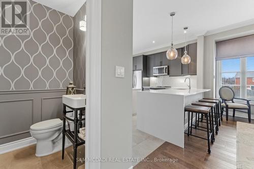 2029 Queensborough Gate, Mississauga, ON - Indoor Photo Showing Kitchen