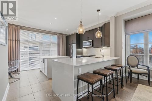 2029 Queensborough Gate, Mississauga, ON - Indoor Photo Showing Other Room