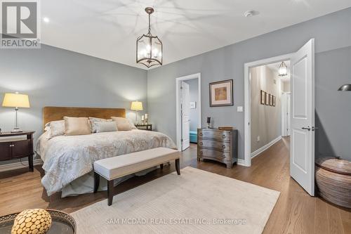 2029 Queensborough Gate, Mississauga, ON - Indoor Photo Showing Bedroom