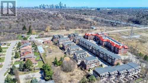 2029 Queensborough Gate, Mississauga, ON - Outdoor With View