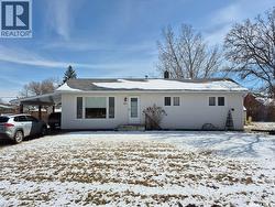 317 2nd STREET W Ponteix, SK S0N 1Z0