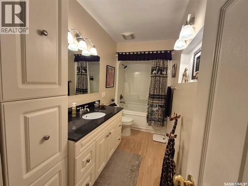 317 2Nd Street W, Ponteix, SK - Indoor Photo Showing Bathroom
