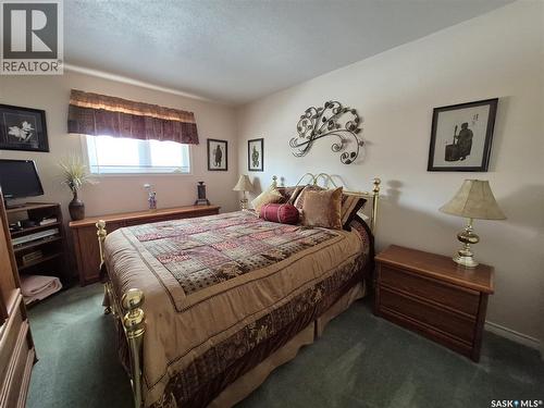 317 2Nd Street W, Ponteix, SK - Indoor Photo Showing Bedroom