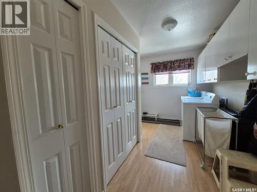 317 2Nd Street W, Ponteix, SK - Indoor Photo Showing Laundry Room