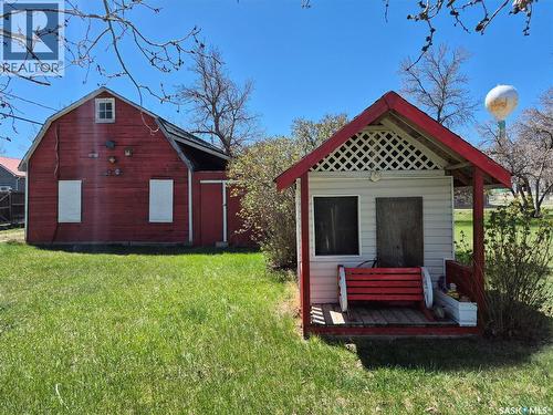 317 2Nd Street W, Ponteix, SK - Outdoor
