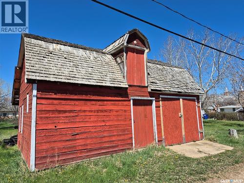 317 2Nd Street W, Ponteix, SK - Outdoor