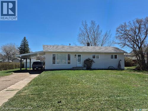 317 2Nd Street W, Ponteix, SK - Outdoor