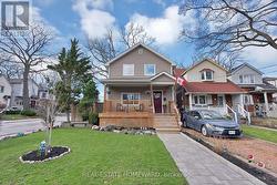 2 LYNN ROAD Toronto, ON M1N 2A3