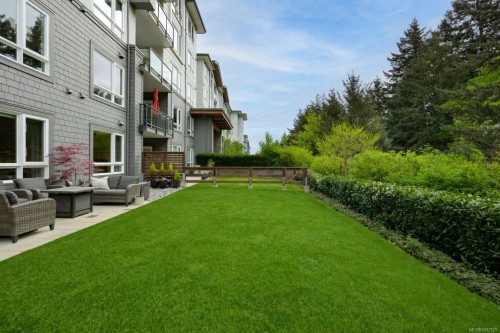 111-960 Reunion Ave  Langford, BC V9B 0W5