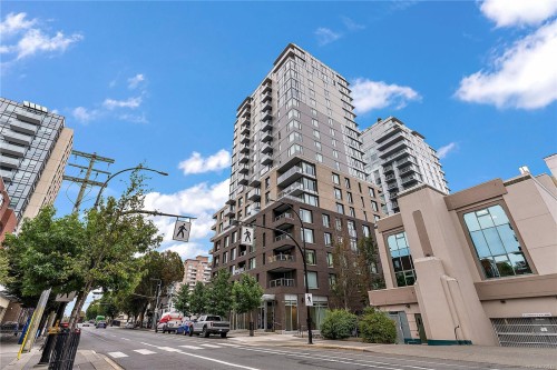 310-845 Johnson St  Victoria, BC V8W 0G3