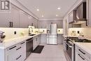 3375 Fenwick Crescent, Mississauga, ON  - Indoor Photo Showing Kitchen With Upgraded Kitchen 