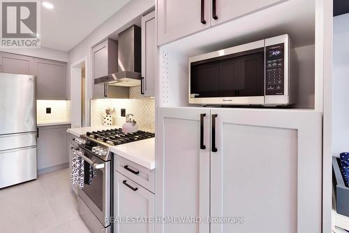 3375 Fenwick Crescent, Mississauga, ON - Indoor Photo Showing Kitchen