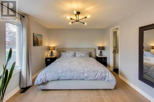 3375 Fenwick Crescent, Mississauga, ON - Indoor Photo Showing Bedroom