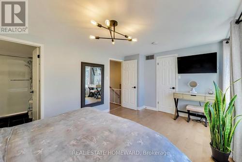 3375 Fenwick Crescent, Mississauga, ON - Indoor Photo Showing Bedroom