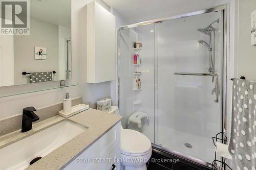 3375 Fenwick Crescent, Mississauga, ON - Indoor Photo Showing Bathroom