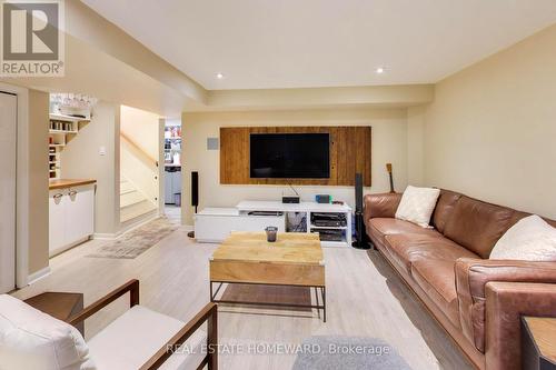 3375 Fenwick Crescent, Mississauga, ON - Indoor Photo Showing Living Room