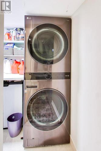 3375 Fenwick Crescent, Mississauga, ON - Indoor Photo Showing Laundry Room