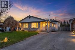 48 TAMVALE Crescent  Kitchener, ON N2E 3K7