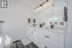 Spa-Inspired 5-PC Primary Ensuite w/Double Sinks - 