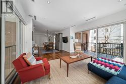 206 - 447 WALMER ROAD Toronto, ON M5P 2X9