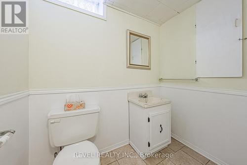 2360 Greenbank Trail, Burlington, ON - Indoor Photo Showing Bathroom