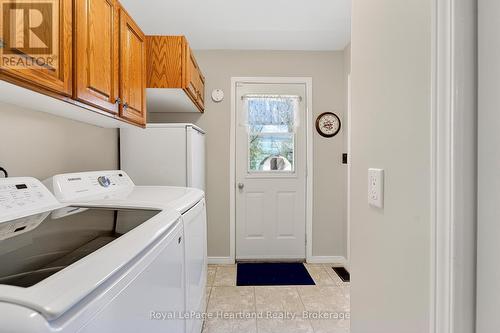106 Oxford Street, Goderich (Goderich (Town)), ON - Indoor Photo Showing Laundry Room