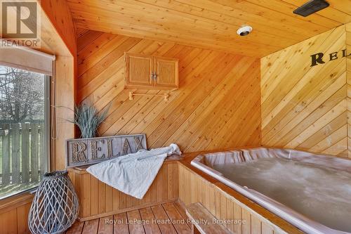 106 Oxford Street, Goderich (Goderich (Town)), ON -  With Exterior