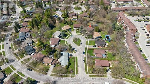 11 GREGORY PLACE  Guelph (Willow West/Sugarbush/West Acres), ON N1H 6Y5