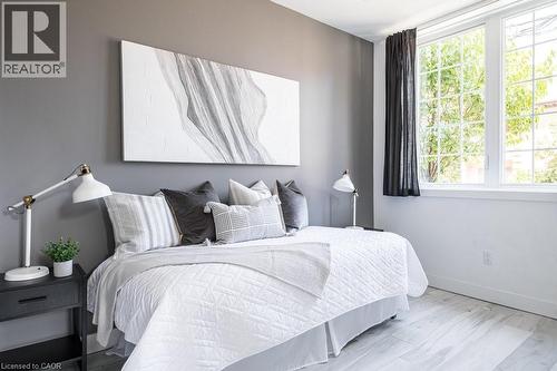 96 Augusta Street, Hamilton, ON - Indoor Photo Showing Bedroom