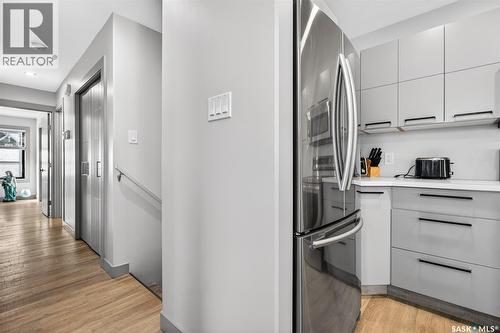 1160 Willow Avenue, Moose Jaw, SK - Indoor