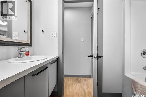 1160 Willow Avenue, Moose Jaw, SK - Indoor Photo Showing Bathroom