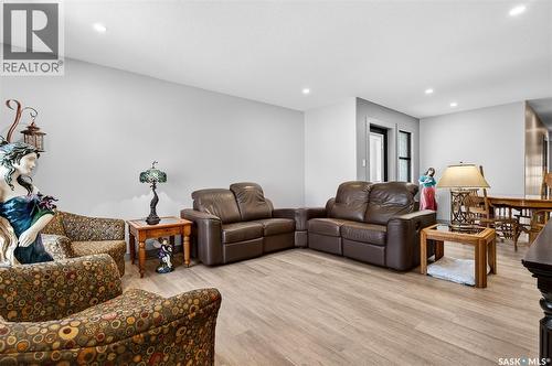 1160 Willow Avenue, Moose Jaw, SK - Indoor Photo Showing Living Room