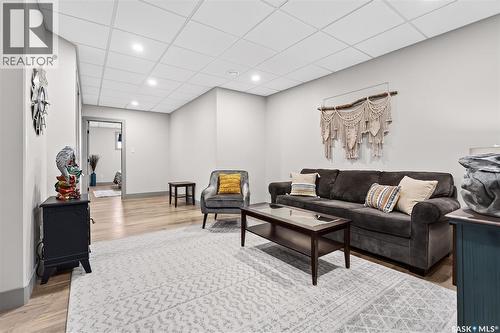 1160 Willow Avenue, Moose Jaw, SK - Indoor