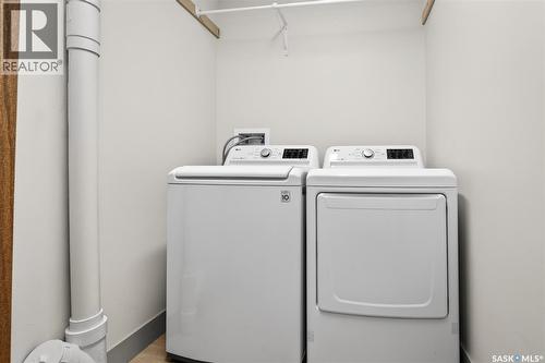 1160 Willow Avenue, Moose Jaw, SK - Indoor Photo Showing Laundry Room