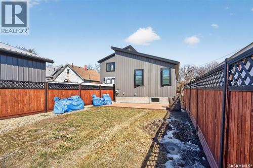 1160 Willow Avenue, Moose Jaw, SK - Outdoor