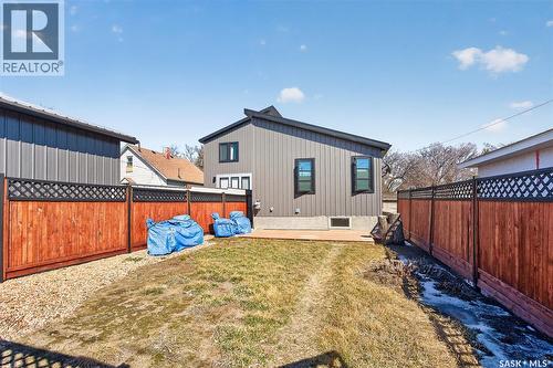 1160 Willow Avenue, Moose Jaw, SK - Outdoor