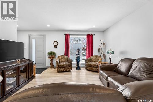 1160 Willow Avenue, Moose Jaw, SK - Indoor Photo Showing Living Room