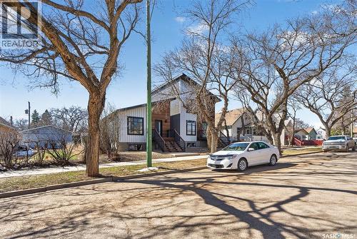 1160 Willow Avenue, Moose Jaw, SK - Outdoor