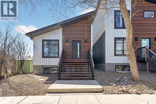 1160 Willow Avenue, Moose Jaw, SK - Outdoor