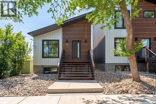 1160 Willow Avenue, Moose Jaw, SK - Outdoor