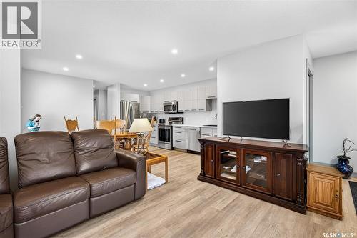 1160 Willow Avenue, Moose Jaw, SK - Indoor Photo Showing Living Room