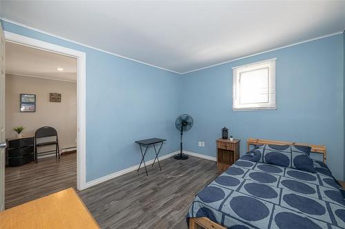 8 Silverdale Crescent, Winnipeg, MB - Indoor Photo Showing Bedroom
