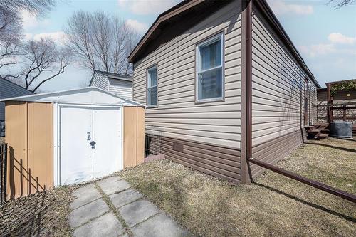 8 Silverdale Crescent, Winnipeg, MB - Outdoor