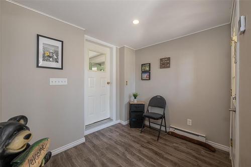 8 Silverdale Crescent, Winnipeg, MB - Indoor Photo Showing Other Room