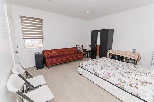 1 Warbler Way, Winkler, MB - Indoor Photo Showing Bedroom