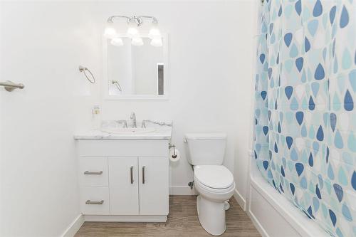 1 Warbler Way, Winkler, MB - Indoor Photo Showing Bathroom