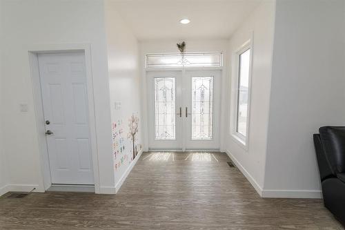 1 Warbler Way, Winkler, MB - Indoor Photo Showing Other Room